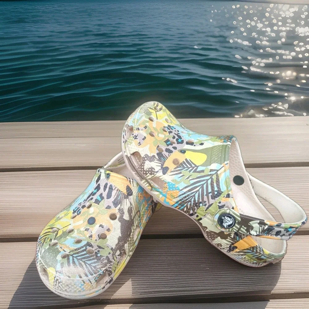 Crocs Kids Far Out Tropical Animal Safari Clog J2 Sandals Shoes Sz 2